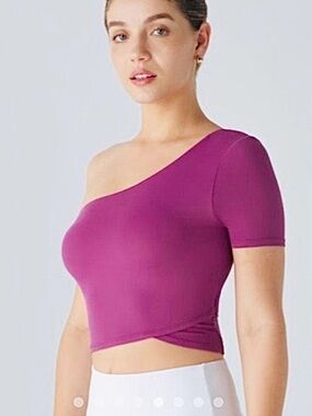 HALARA One-Shoulder Short Sleeve Asymmetrical Padded Bra Top Magenta S